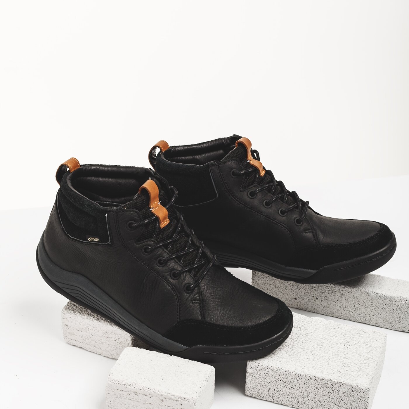 Męskie sneakersy (buty) CLARKS ASHCOMBEMIDGTX 26135407 kolor czarny