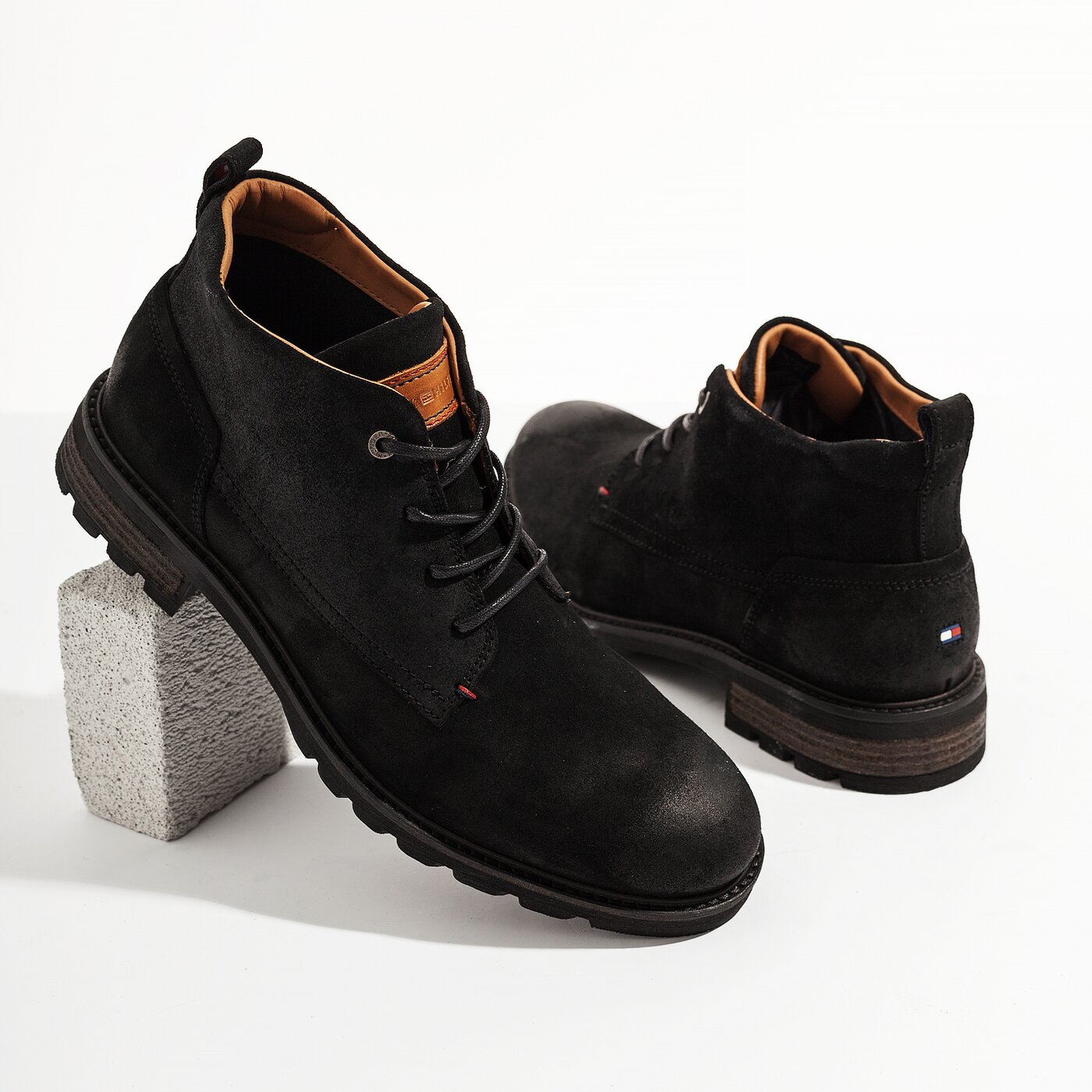 Męskie buty za kostkę TOMMY HILFIGER CURTIS 12B fm0fm00766990 kolor czarny