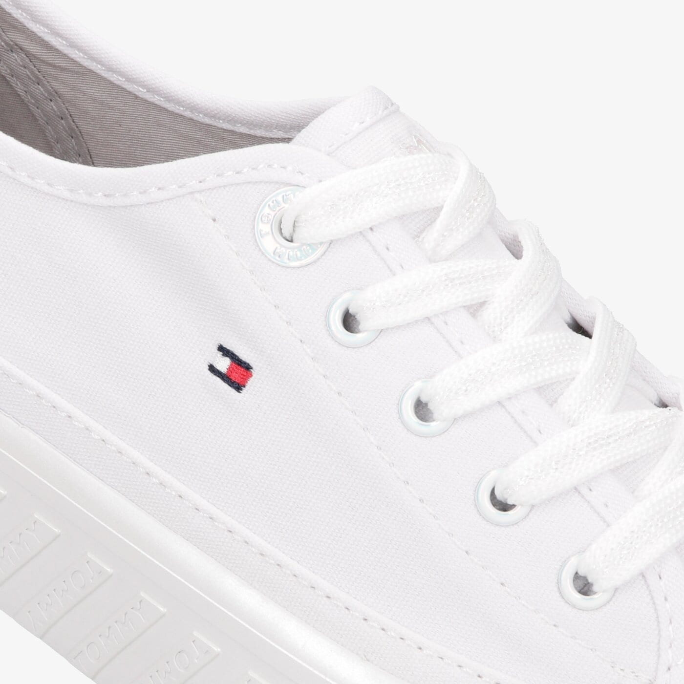 Damskie trampki TOMMY HILFIGER OUTSOLE DETAIL FLATFORM SNEAKER fw0fw04134100 kolor biały