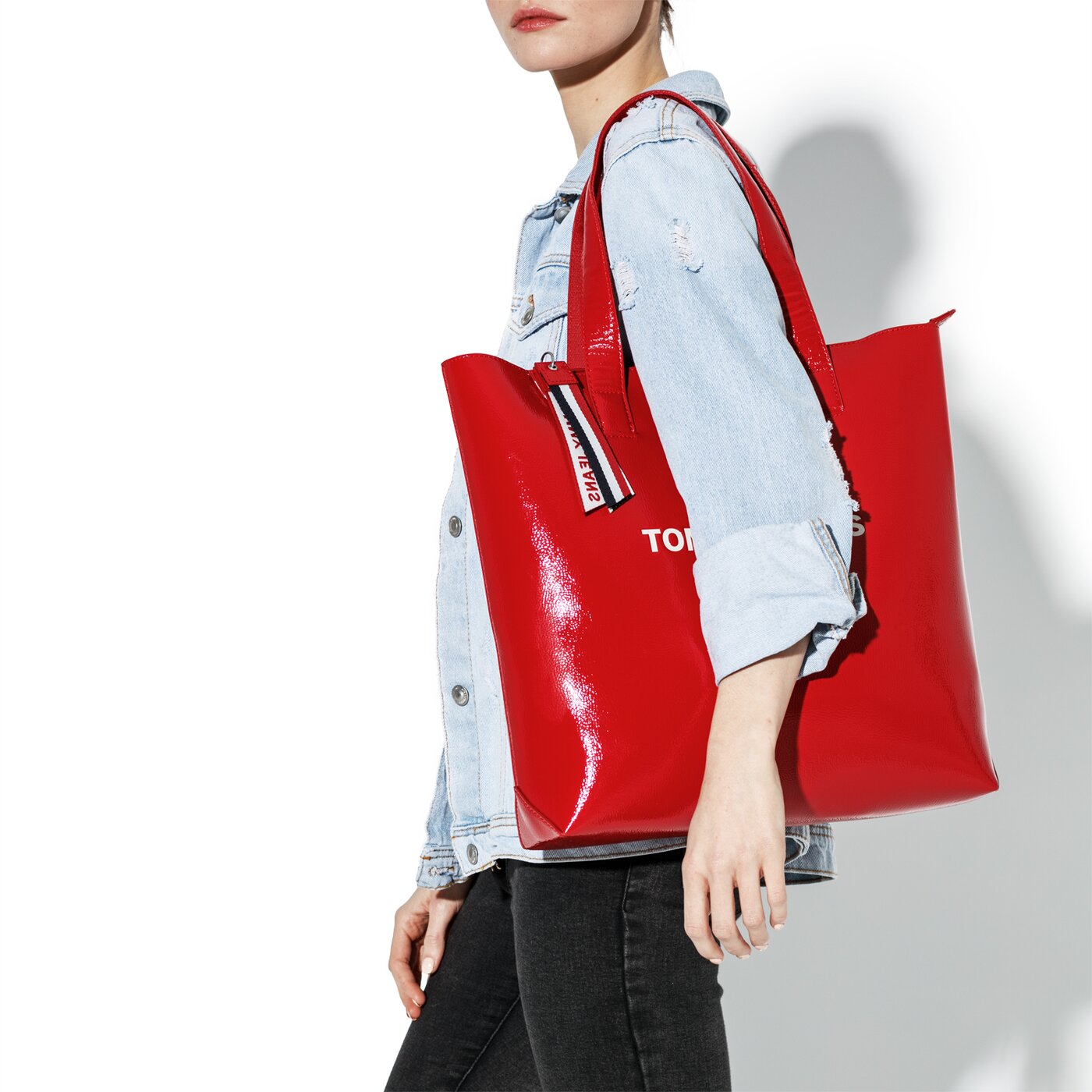 Damska torebka TOMMY HILFIGER TOREBKA TJW MODERN GIRL TOTE aw0aw06231661 kolor czerwony