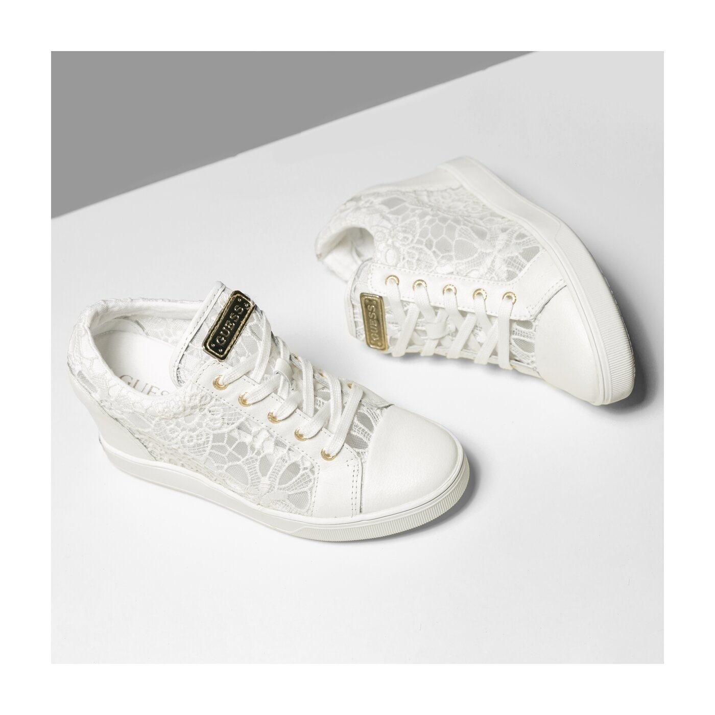 Damskie trampki GUESS FINNA flfin1lac12white kolor biały