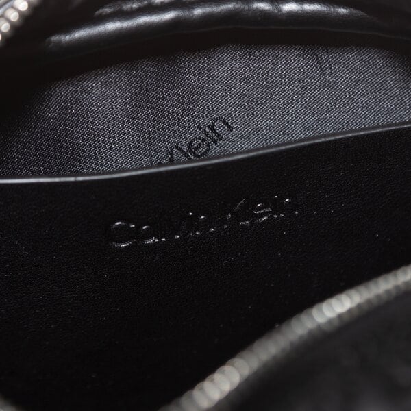 Damska torebka CALVIN KLEIN TOREBKA RE-LOCK CAMERA BAG k60k608589bax kolor czarny