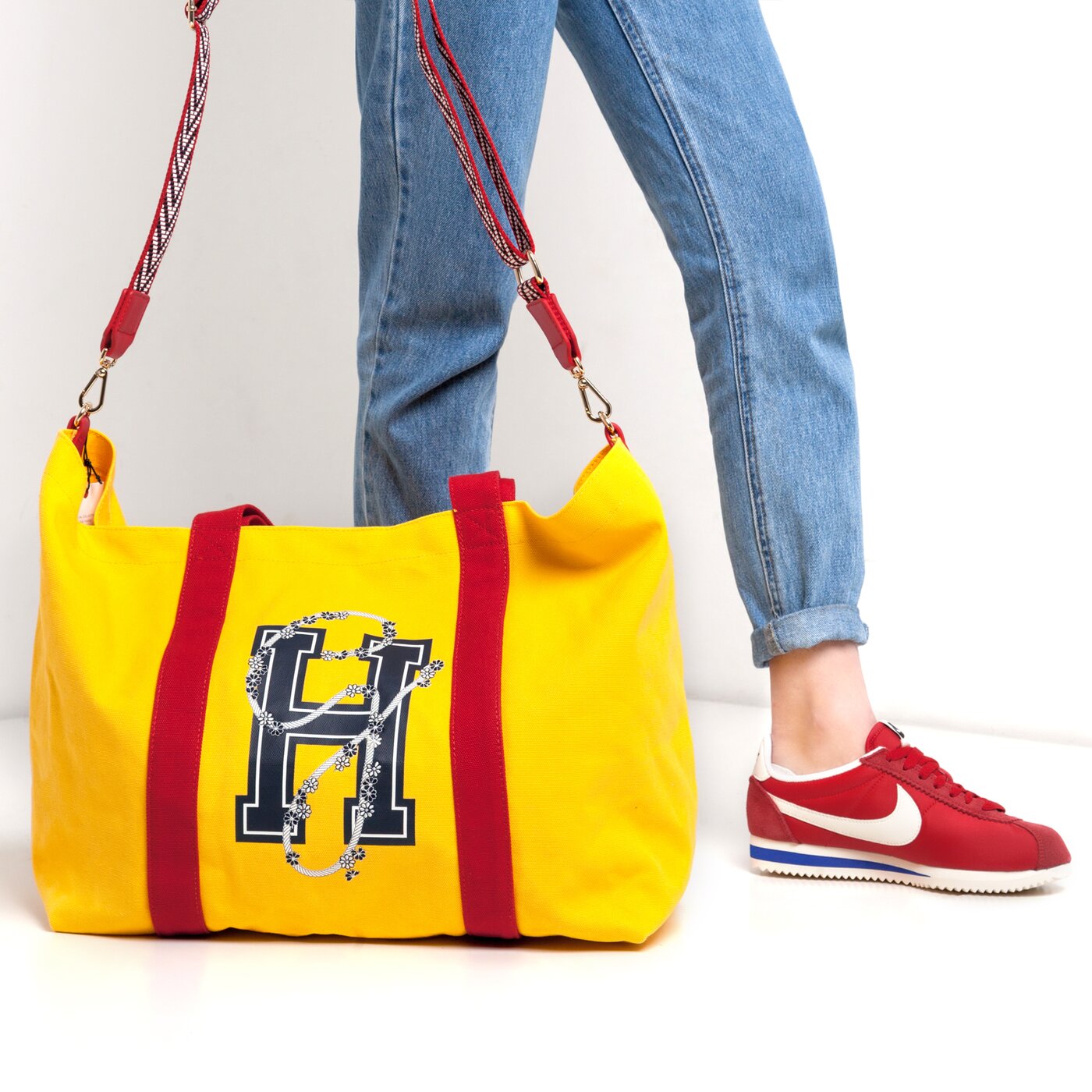Damska torebka TOMMY HILFIGER TOREBKA GIGI HA DID TOTE H aw0aw03906903 kolor żółty