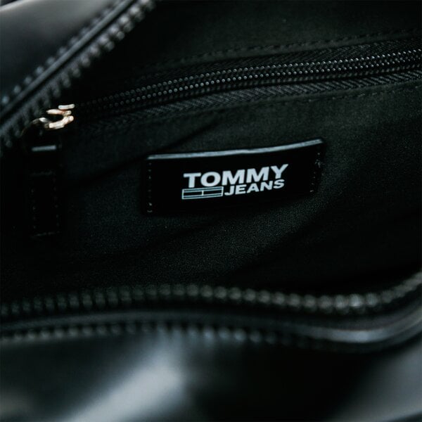 Damska torebka TOMMY HILFIGER TOREBKA TJW NEW GEN SATCHEL aw0aw08567bds kolor czarny