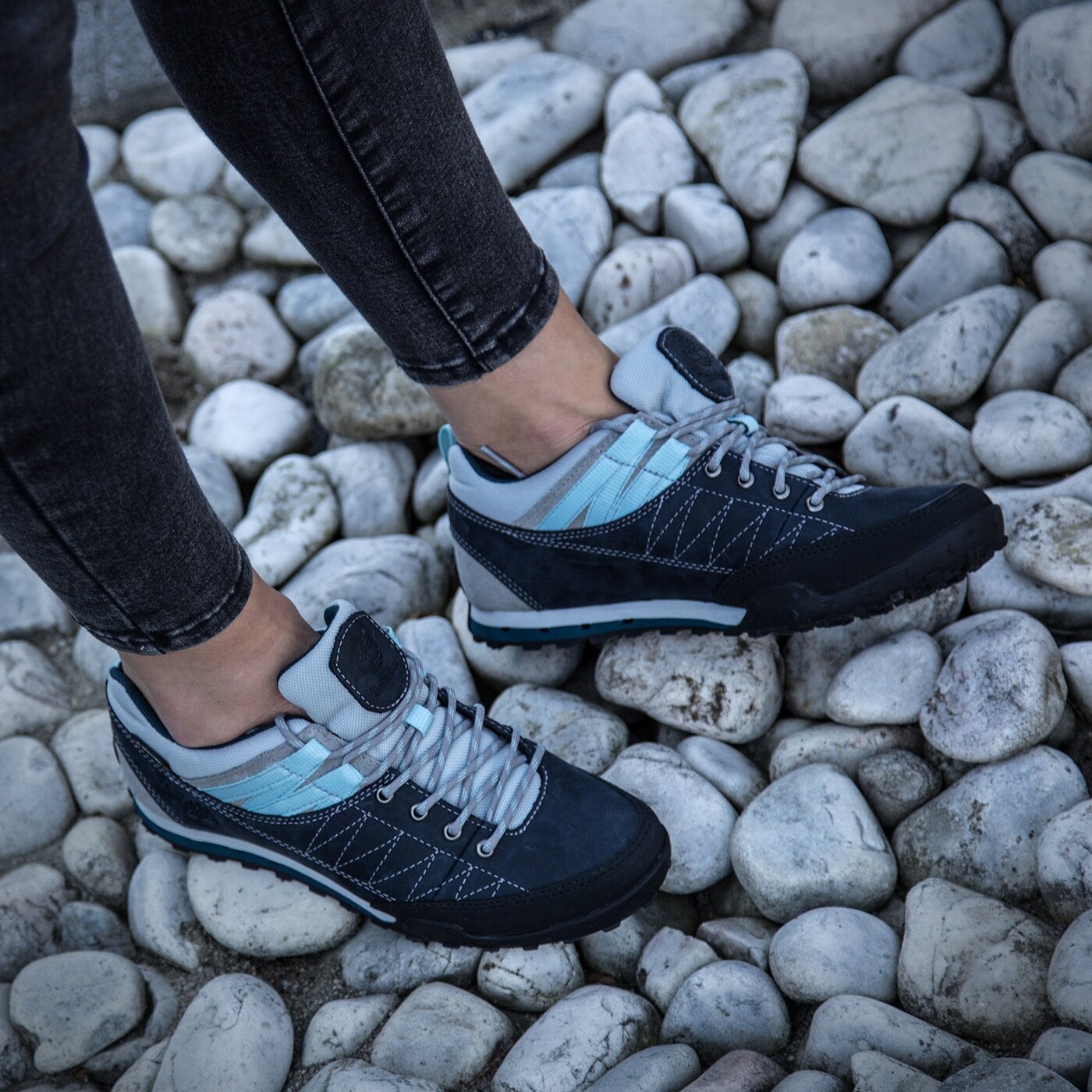 Damskie buty outdoor (trekkingowe) TIMBERLAND GREELEY APPROACH LOW GTX a1a4n kolor granatowy