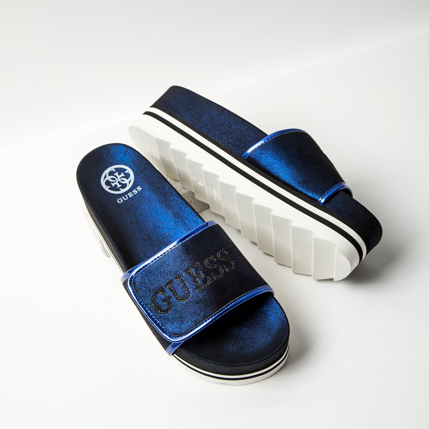 Damskie klapki GUESS HALLIE SLIDE FABRIC flhli2fam19blue kolor niebieski