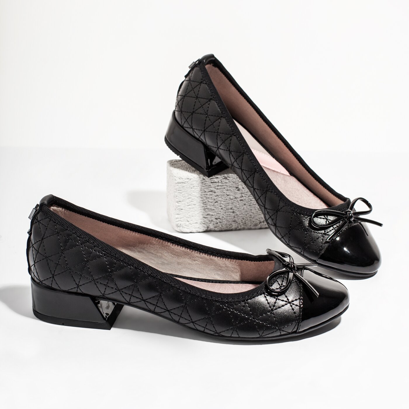 Damskie baleriny (buty) BUTTERFLY TWISTS CHEVAL bt32-002-001 kolor czarny