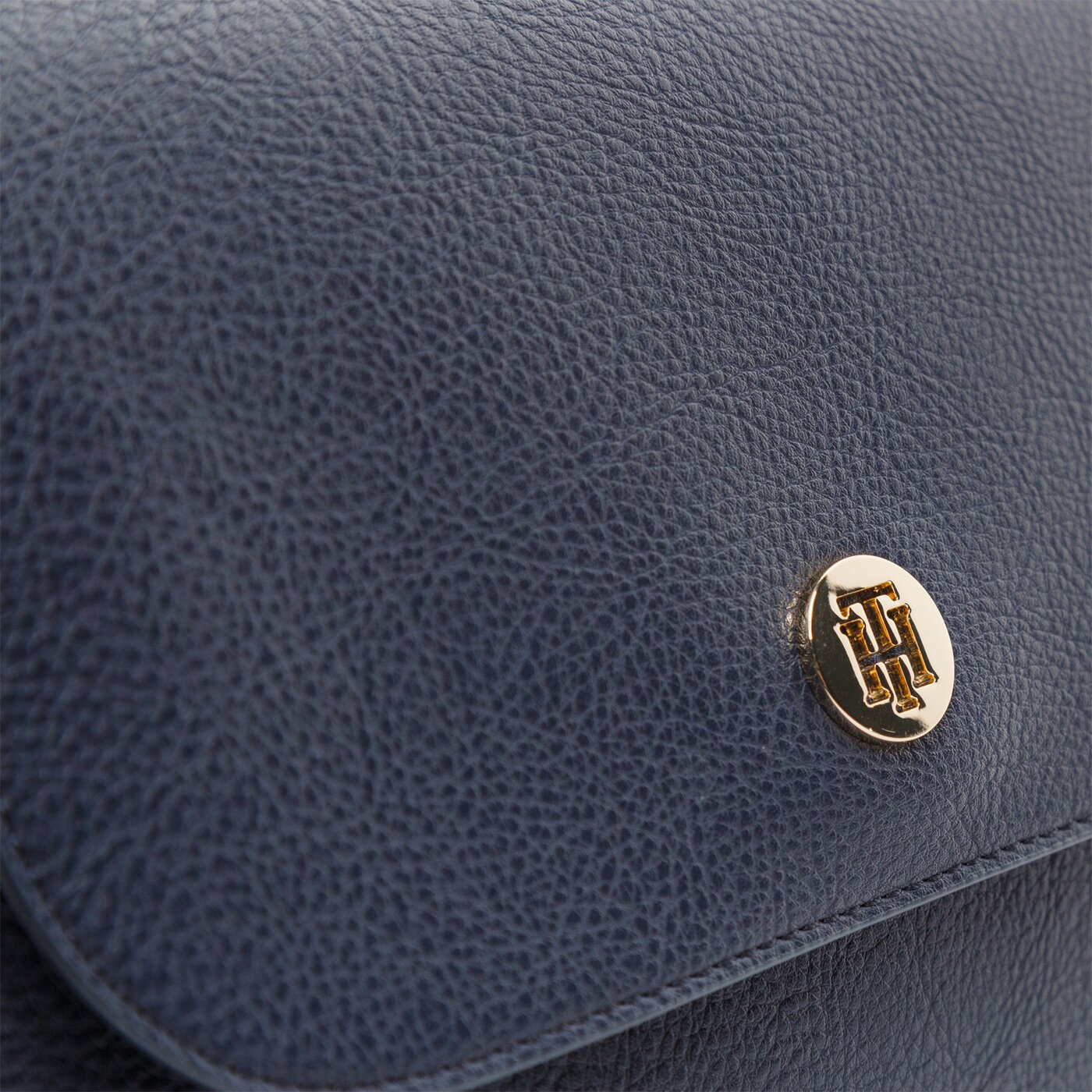 Damska torebka TOMMY HILFIGER TOREBKA CORE FLAP CROSSOVER aw0aw08305cjm kolor granatowy