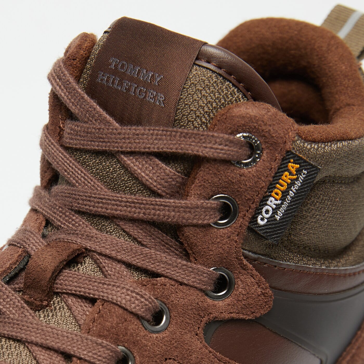 Męskie sneakersy (buty) TOMMY HILFIGER RUNNER CORDURA HI LTH MIX fm0fm05222gt6 kolor brązowy