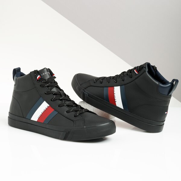 Męskie trampki TOMMY HILFIGER FLAG DETAIL LEATHER SNEAKER HIGH fm0fm02371990 kolor czarny