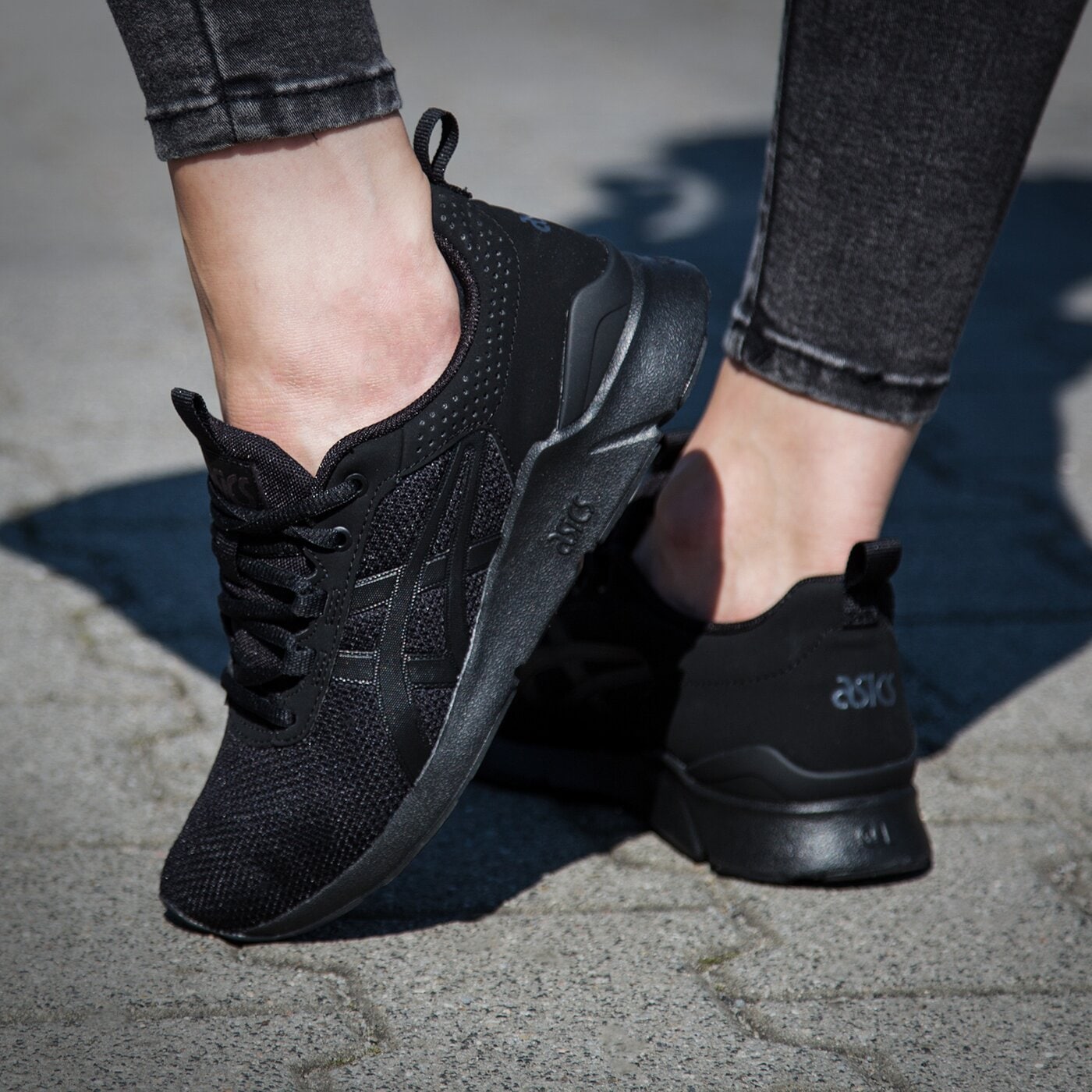 Damskie sneakersy (buty) ASICS GEL-LYTE RUNNER h6k2n9090w kolor czarny