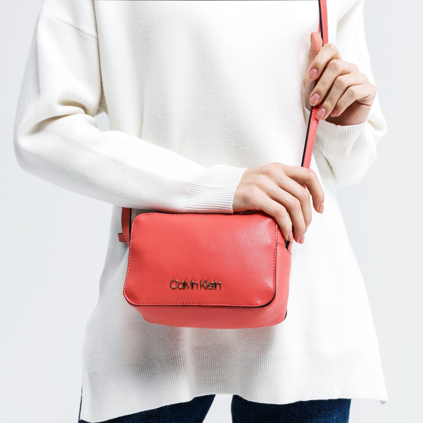 Damska torebka CALVIN KLEIN TOREBKA MUST CAMERABAG CAV k60k606650xa4 kolor różowy