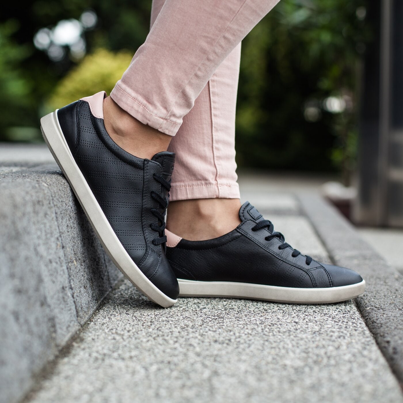 Damskie półbuty ECCO AIMEE 24102359642 kolor czarny