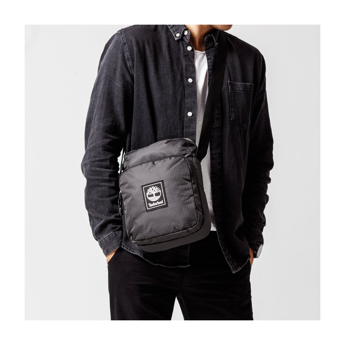 TIMBERLAND TORBA SMALL CROSS BODY tb0a2fhs0011 kolor czarny