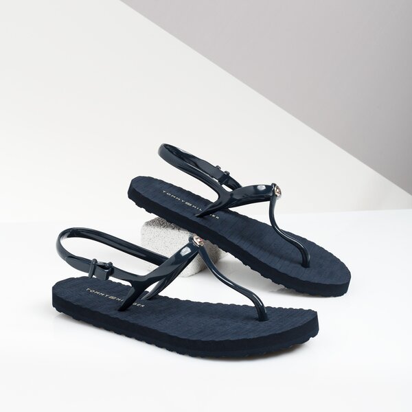 Damskie sandały TOMMY HILFIGER INT CARO 1R FLAT STRAPPY BEACH SANDAL fw0fw03923403 kolor granatowy