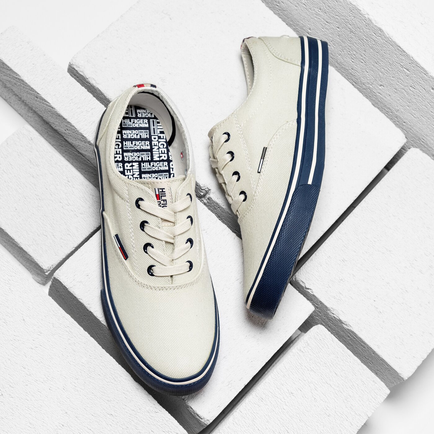 Męskie trampki TOMMY HILFIGER V2385IC 2D fm0fm00603156 kolor beżowy