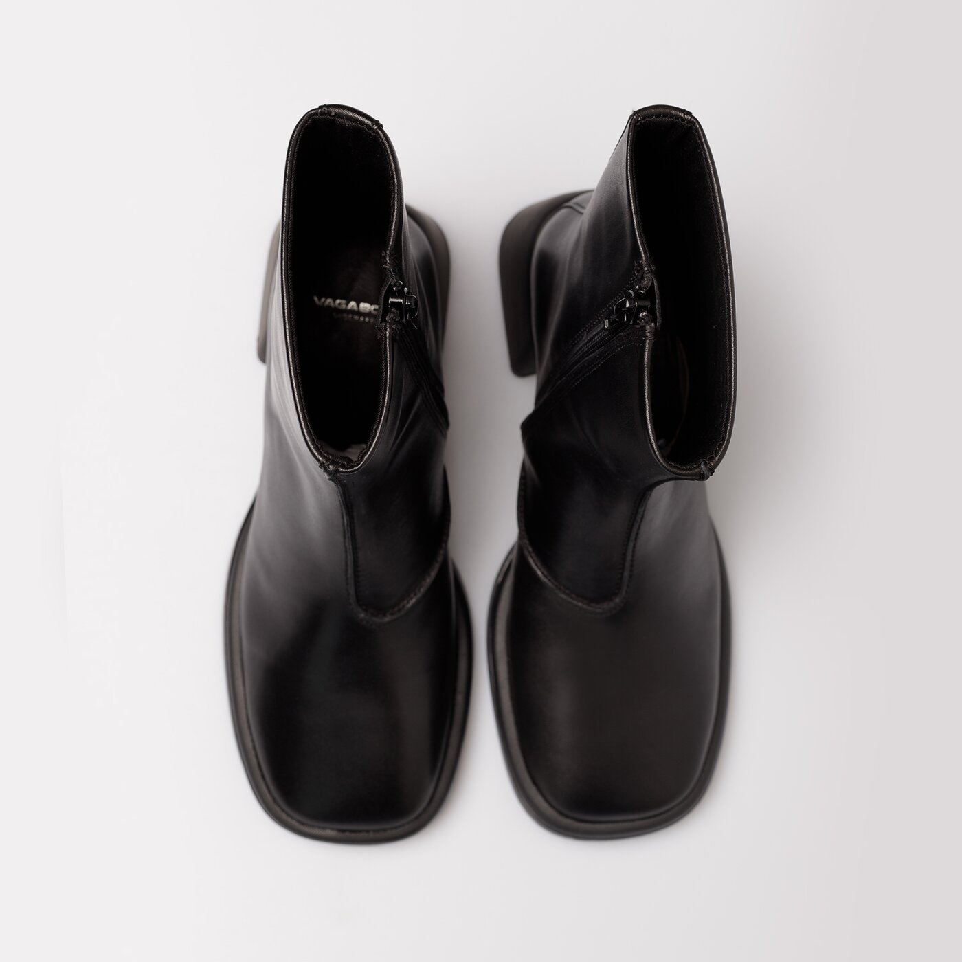 Damskie botki / sztyblety VAGABOND ANSIE 5445-001-20 kolor czarny