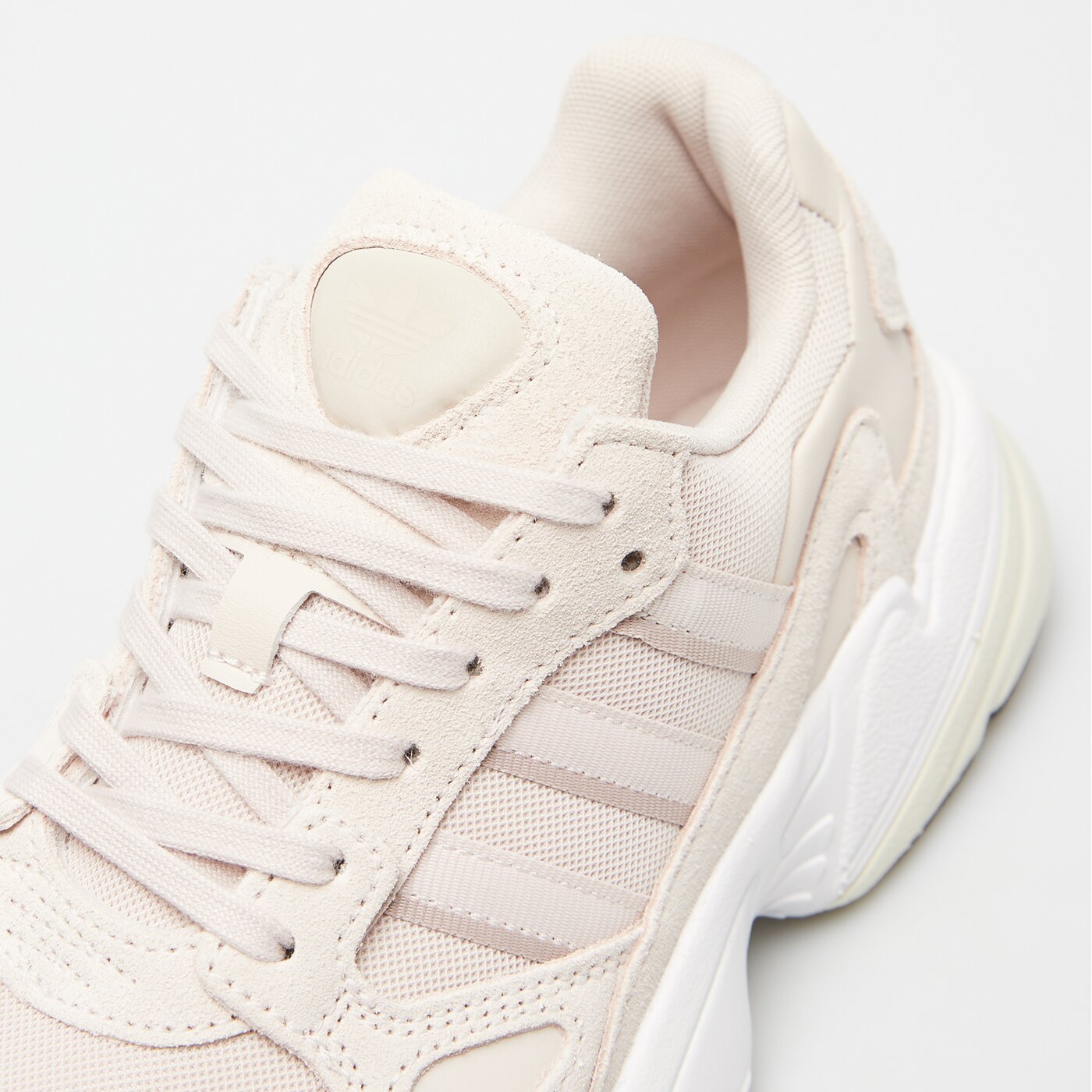 Damskie sneakersy (buty) ADIDAS FALCON W ie8203 kolor beżowy