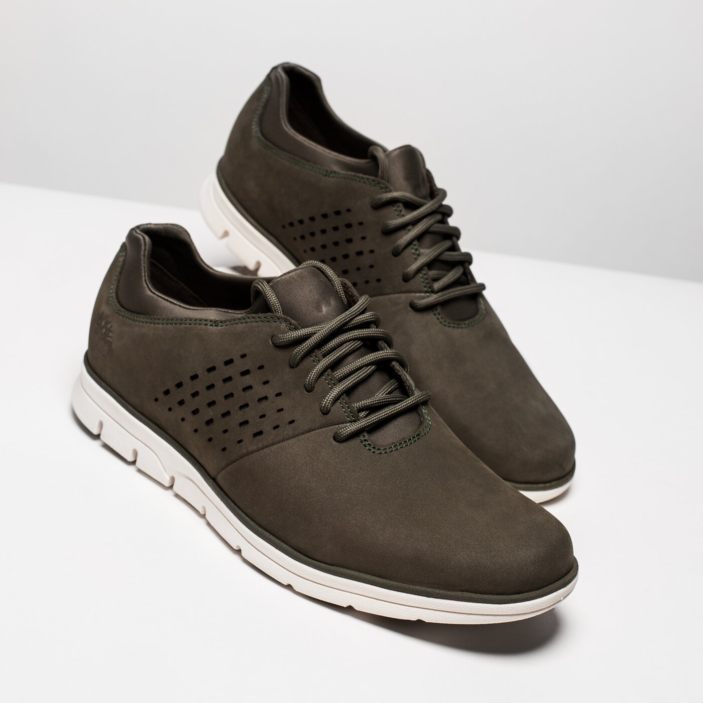 Męskie półbuty TIMBERLAND BRADSTREET PERF'D PT OXFORD  a1txt kolor szary