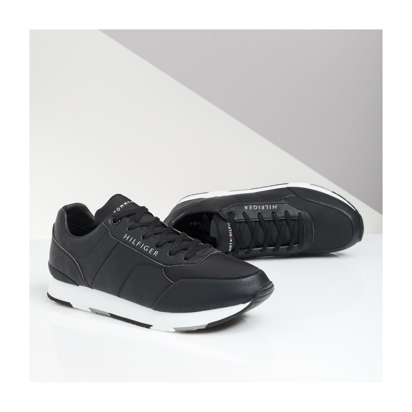 Męskie sneakersy (buty) TOMMY HILFIGER LEEDS 5C fm0fm02057990 kolor czarny