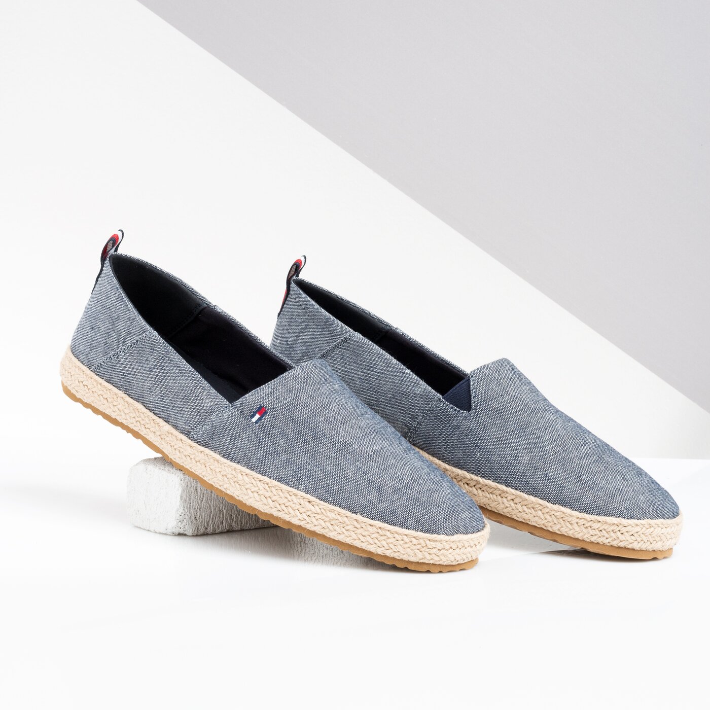 Męskie półbuty TOMMY HILFIGER AARON 1D fm0fm02096403 kolor niebieski