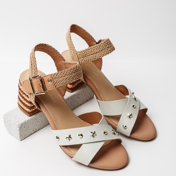 Damskie sandały TOMMY HILFIGER MID HEEL SANDAL STAR STUDS fw0fw02819121 kolor biały
