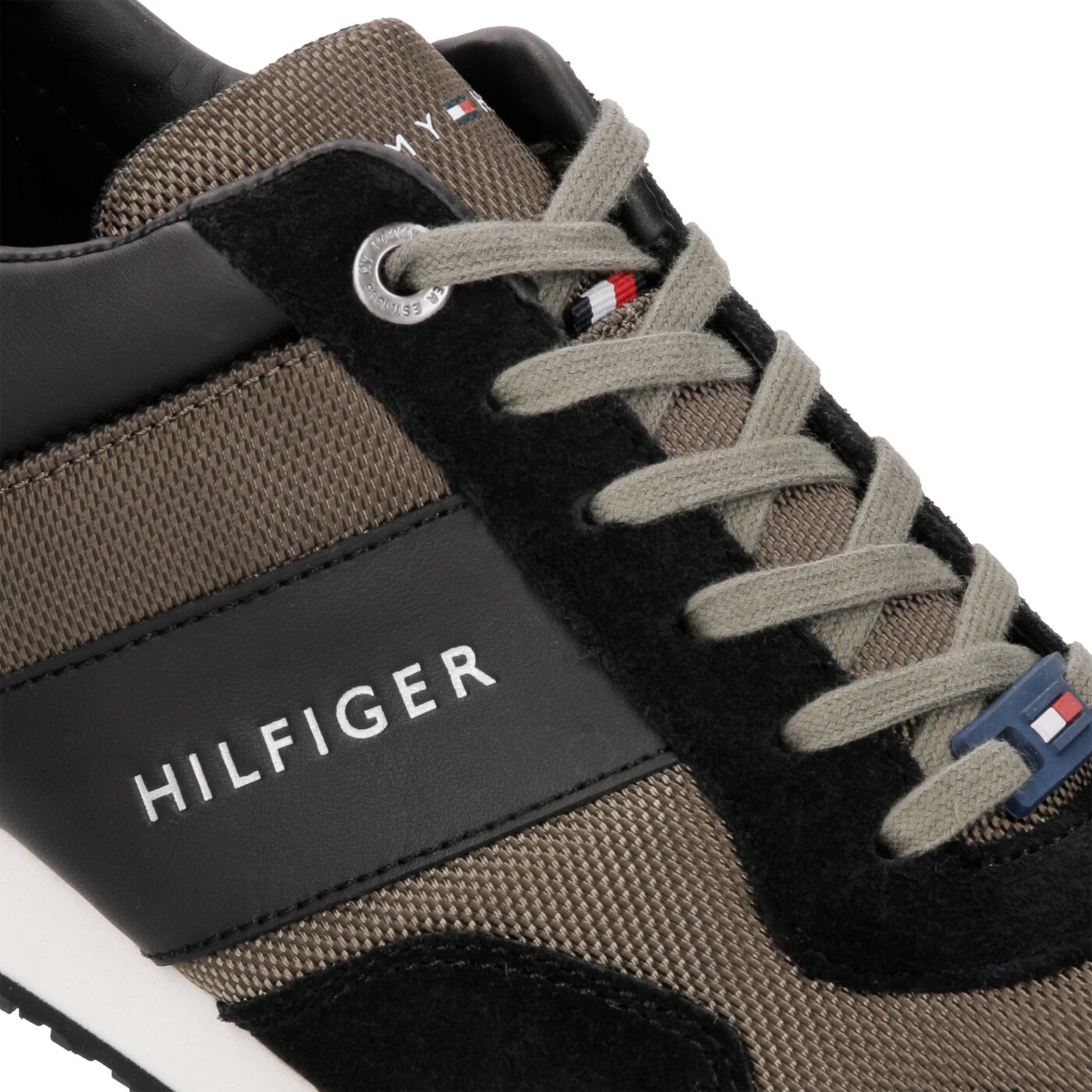 tommy hilfiger maxwell 11c18