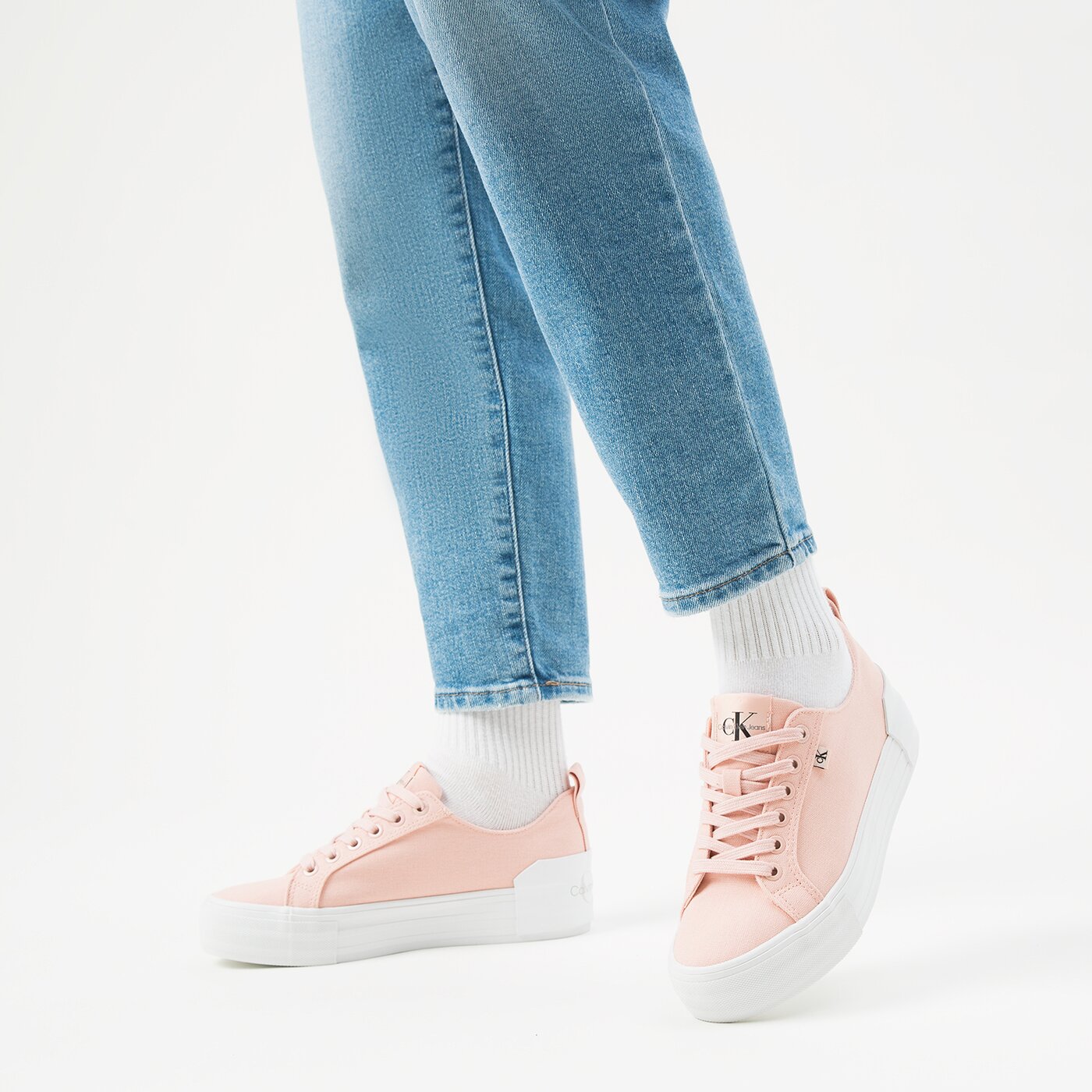 Damskie trampki CALVIN KLEIN VULCANIZED FLATFORM BOLD LACEUP yw0yw00702tky kolor różowy