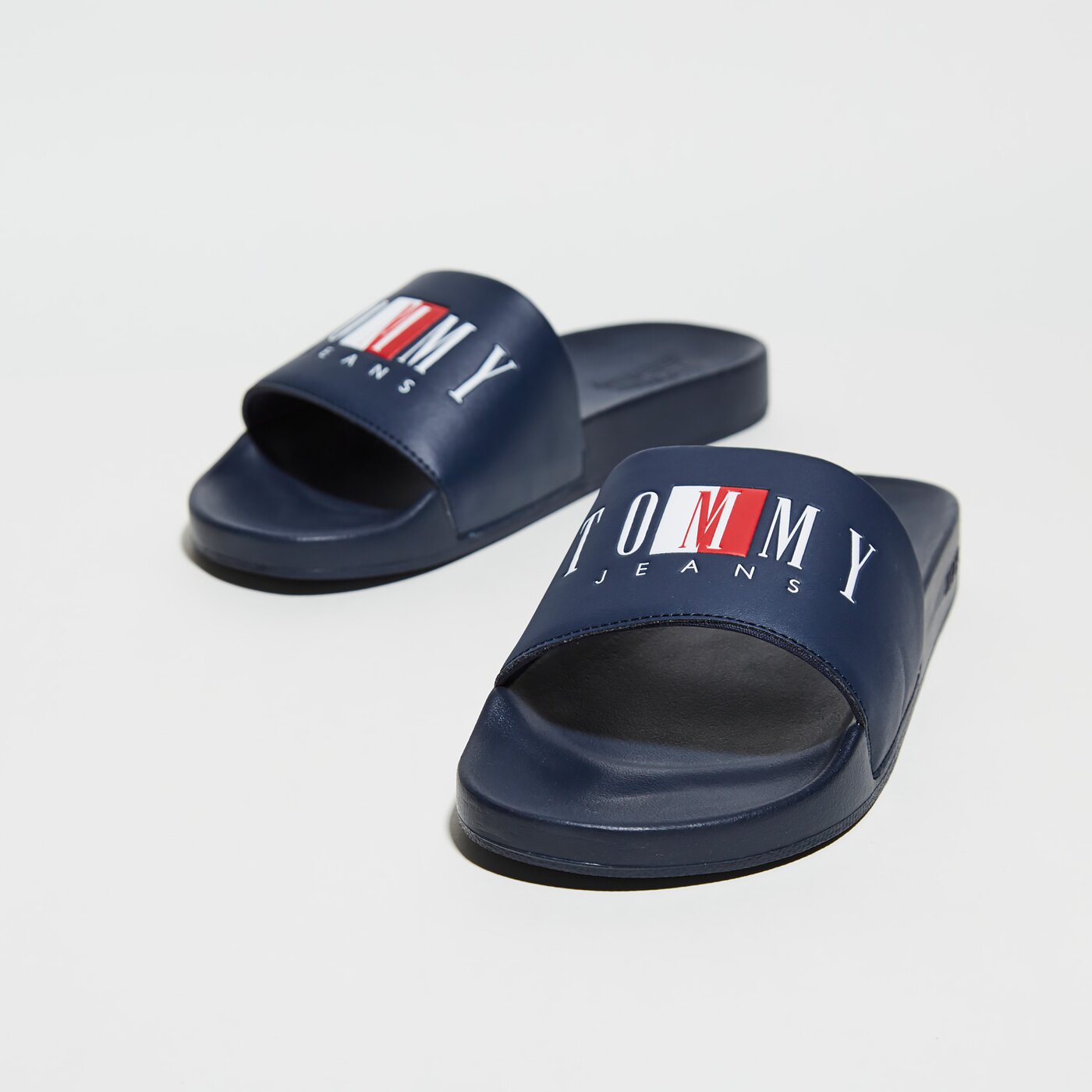 Męskie klapki TOMMY HILFIGER TOMMY JEANS POOL SLIDE em0em00690c87 kolor granatowy