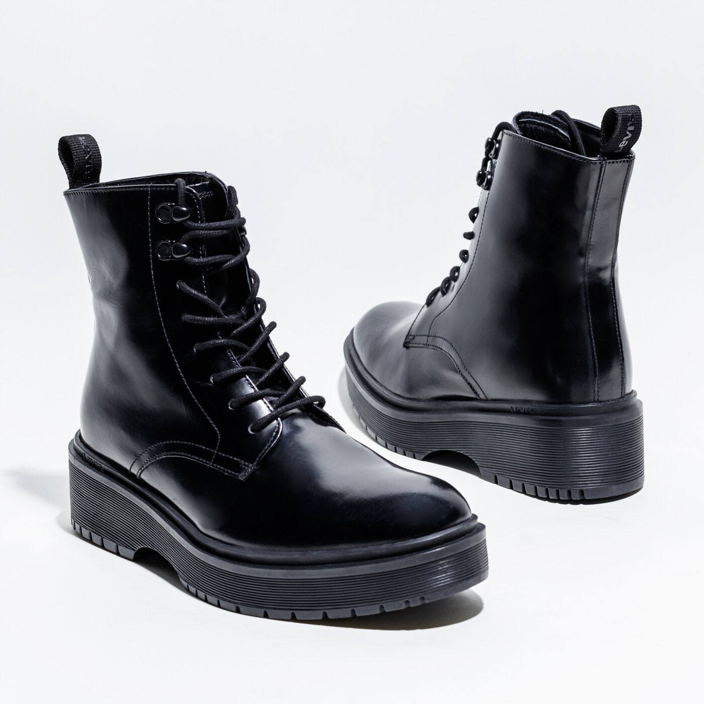 Damskie botki / sztyblety LEVI'S BRIA 233648 eu 662-59 kolor czarny