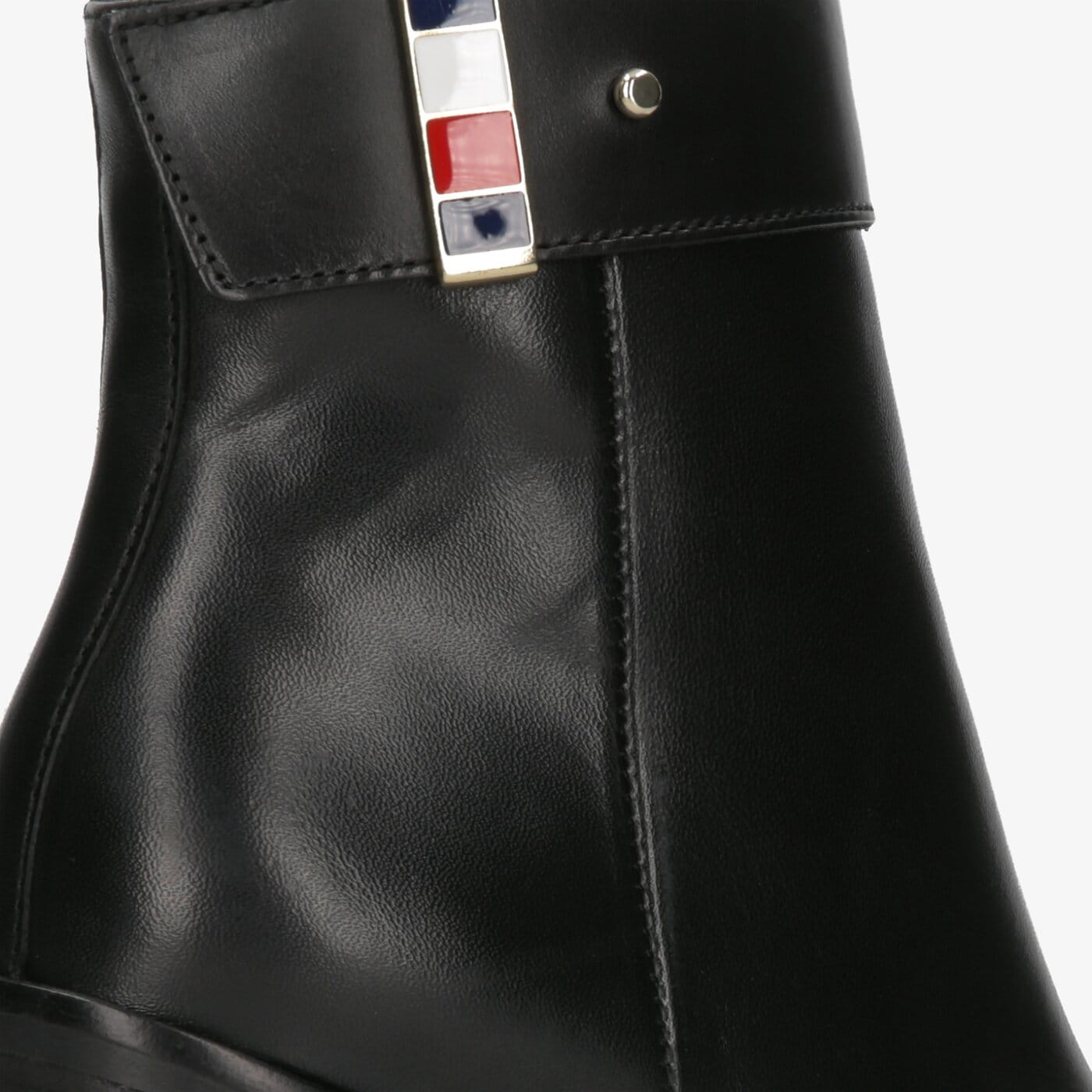 Damskie botki / sztyblety TOMMY HILFIGER CORPORATE HARDWARE BOOTIE fw0fw04488bds kolor czarny