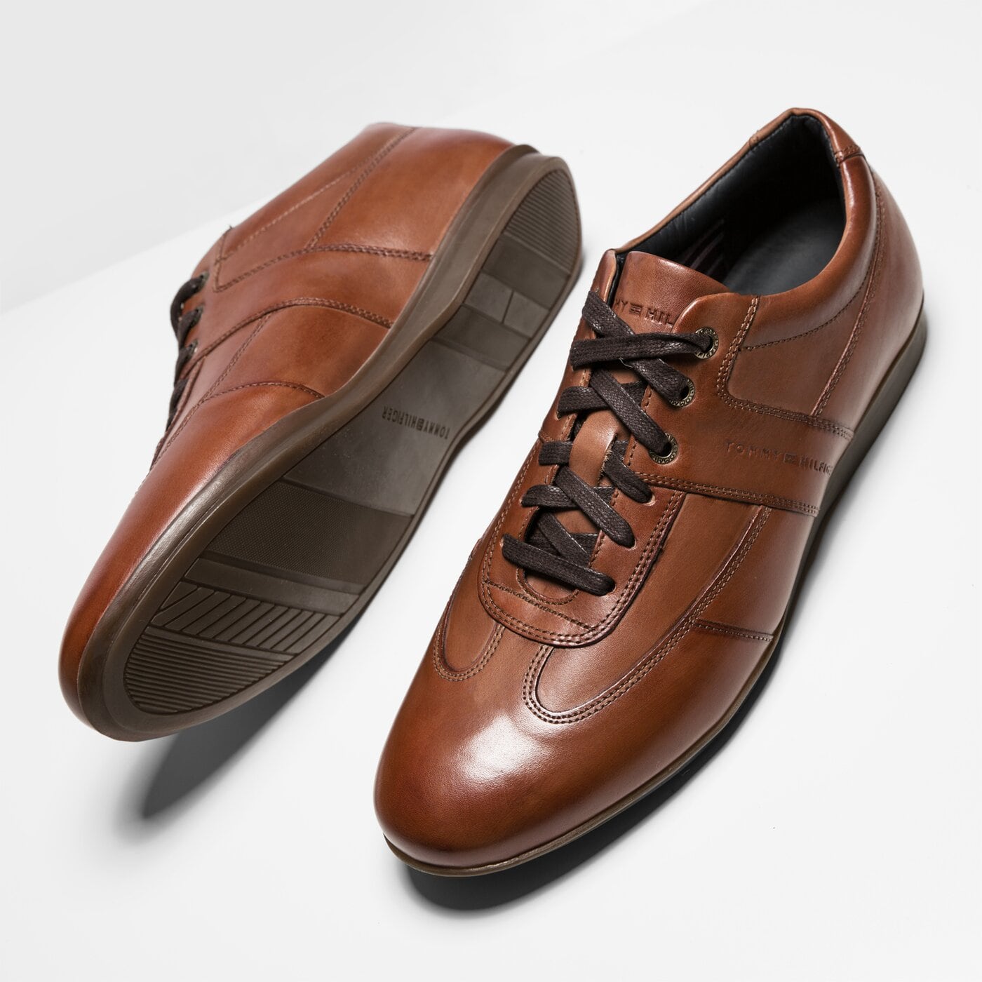 Męskie półbuty TOMMY HILFIGER G2285AVIN 1A fm56821575906 kolor brązowy