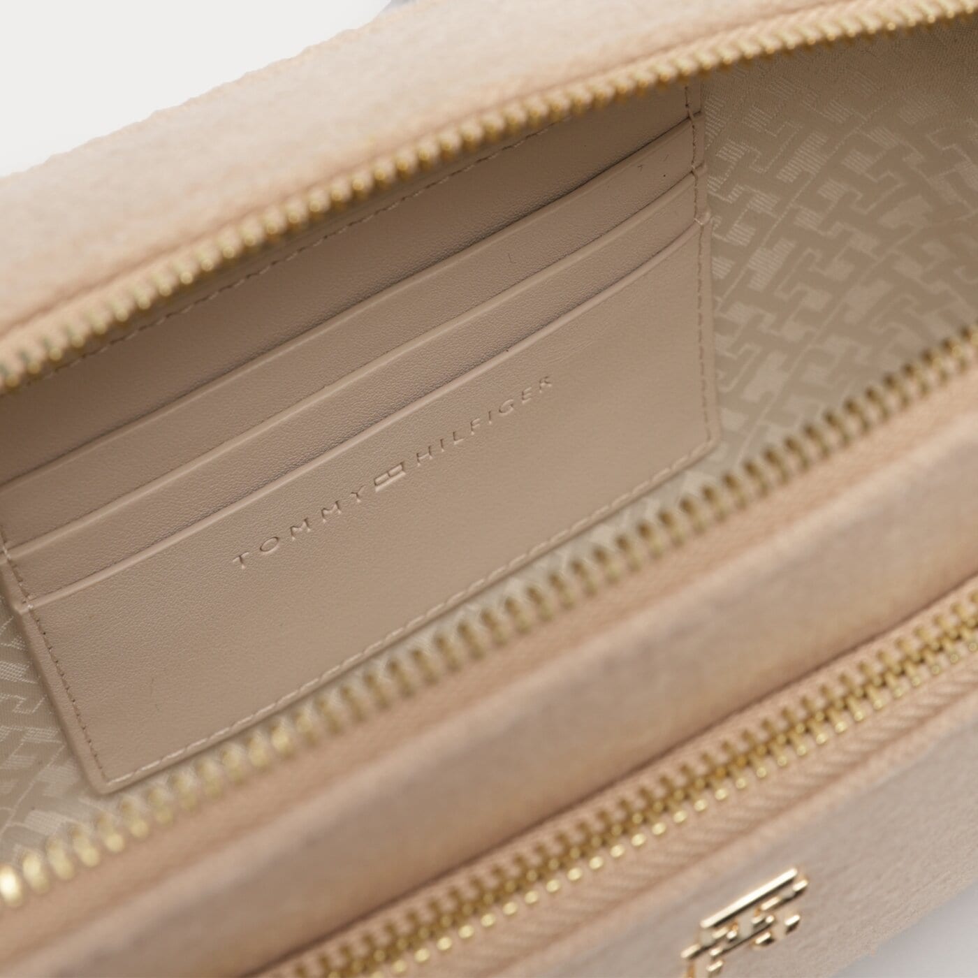 Damska torebka TOMMY HILFIGER TOREBKA ICONIC TOMMY CAMERA BAG WOOL aw0aw15879abo kolor beżowy