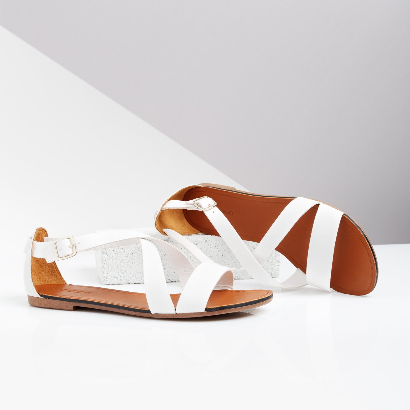 Damskie sandały VAGABOND TIA 4531-001-01 kolor biały