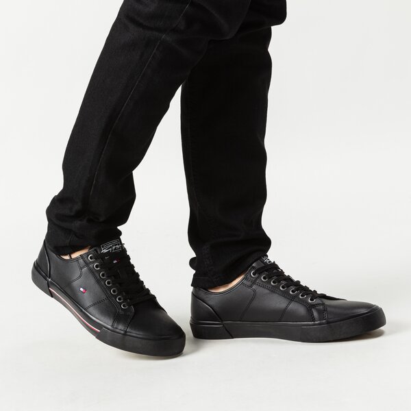 Męskie trampki TOMMY HILFIGER CORE CORPORATE LEATHER VULC fm0fm03999bds kolor czarny