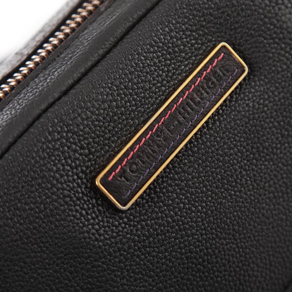 TOMMY HILFIGER TORBA CAS SEATTLE EW CROSSOVER bw56927395990 kolor czarny