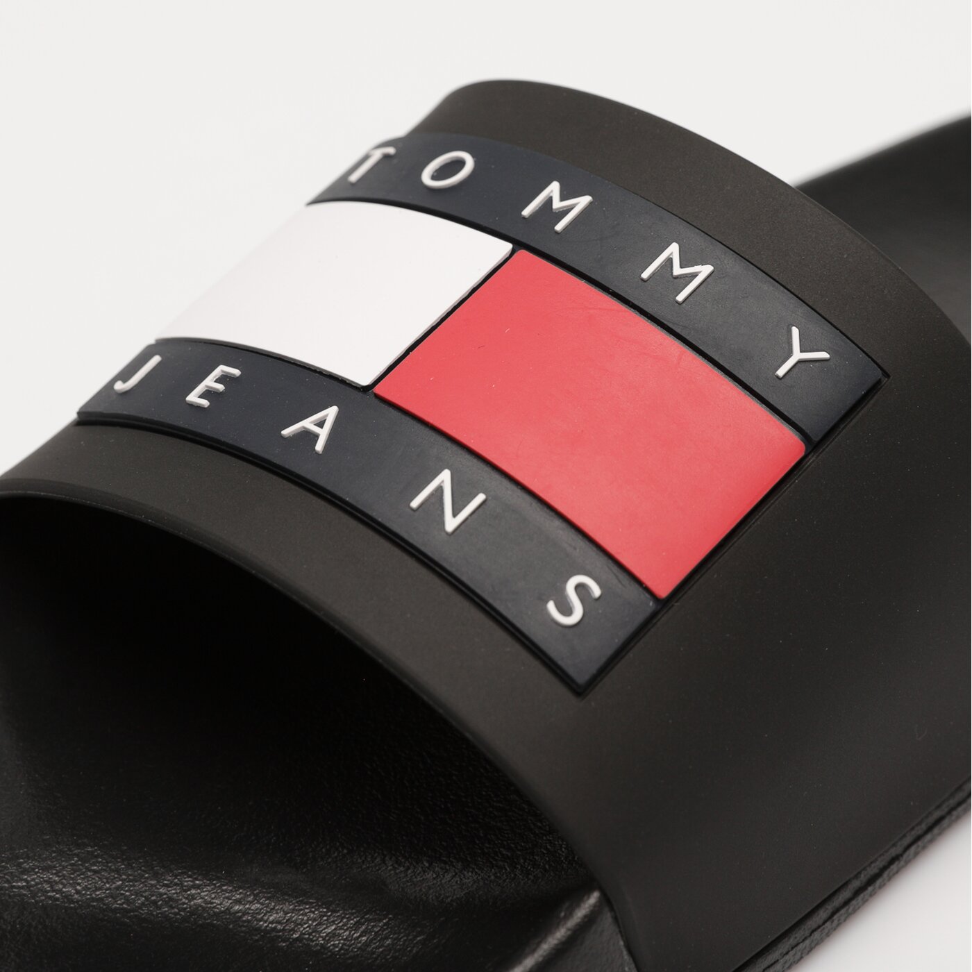 Męskie klapki TOMMY HILFIGER TOMMY JEANS POOL SLIDE ESS em0em01191bds kolor czarny