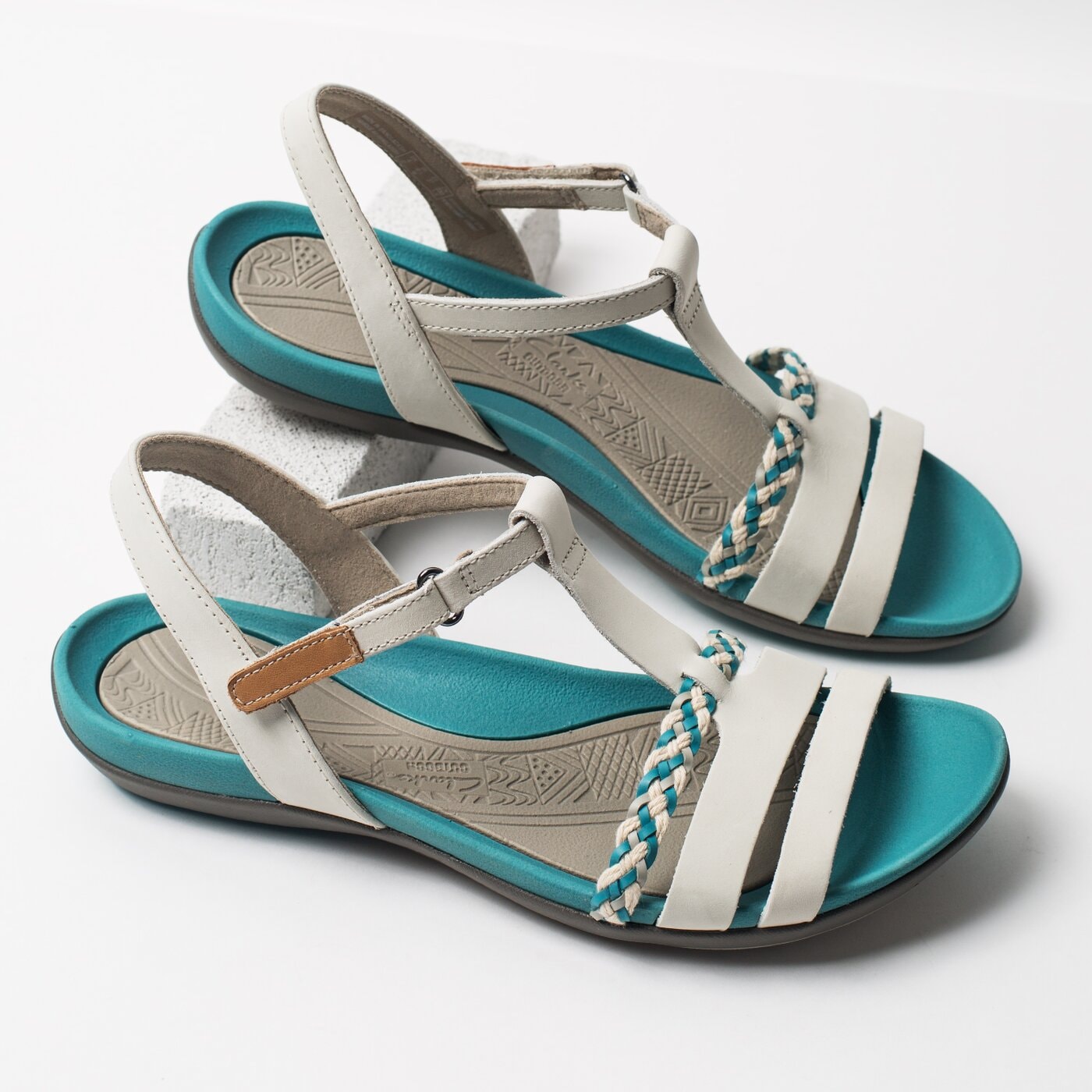 Damskie sandały CLARKS TEALITE GRACE 26132130 kolor biały