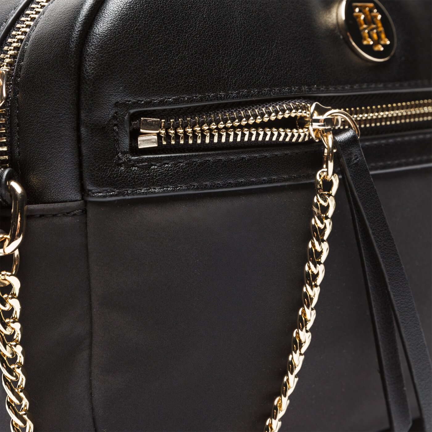 Damska torebka TOMMY HILFIGER TOREBKA CORE NYLON CROSSOVER aw0aw06826002 kolor czarny