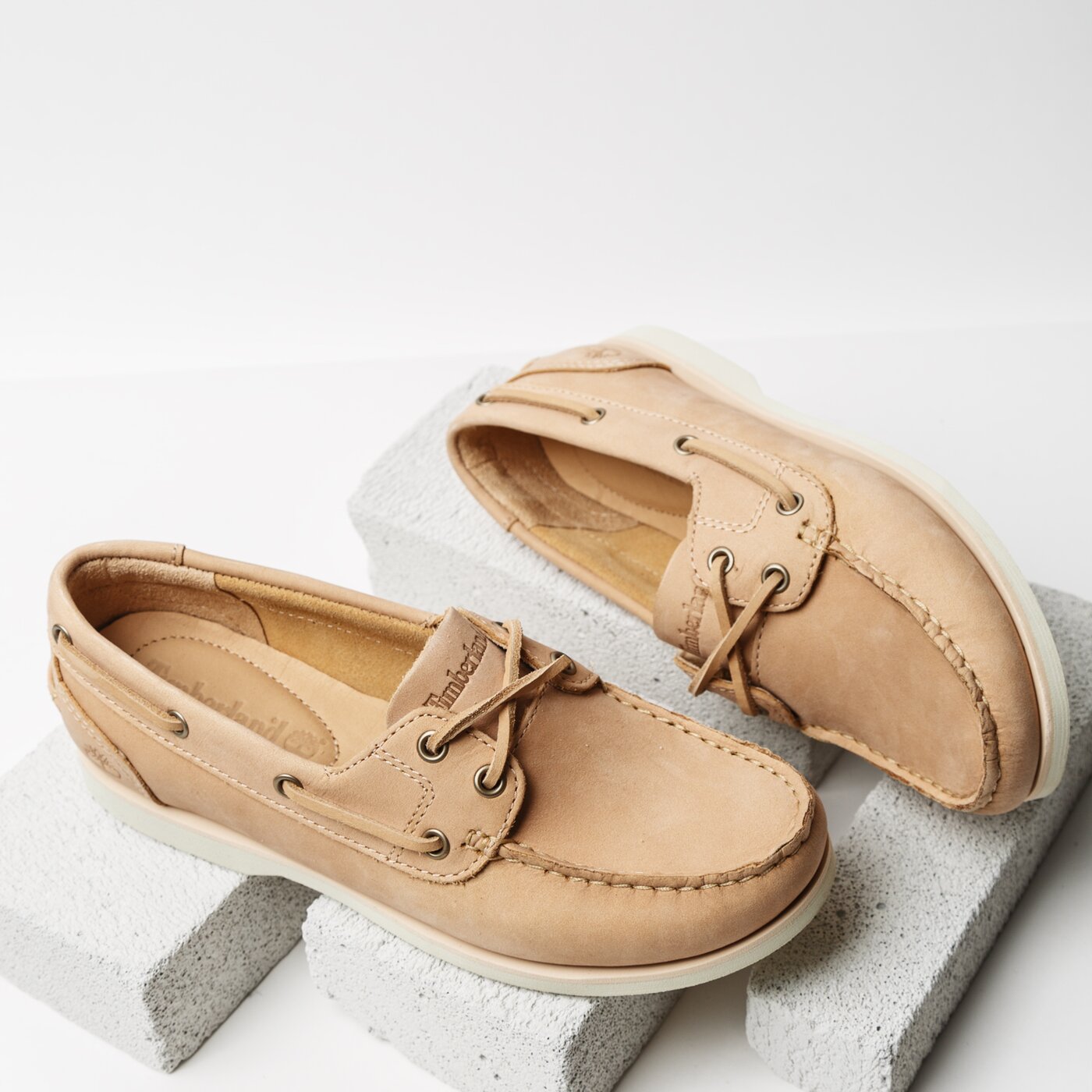 Damskie mokasyny i półbuty TIMBERLAND CLASSIC BOAT UNLINED BOAT a1naq kolor beżowy