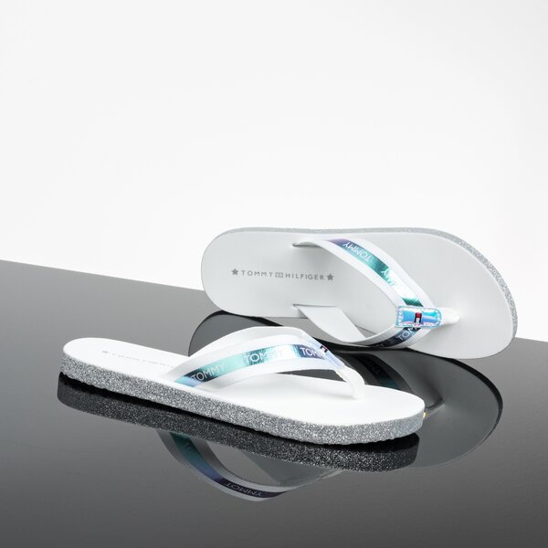 Damskie klapki TOMMY HILFIGER INT MYRA 44D FLAT BEACH SANDAL IRIDESCENT fw0fw04016100 kolor biały