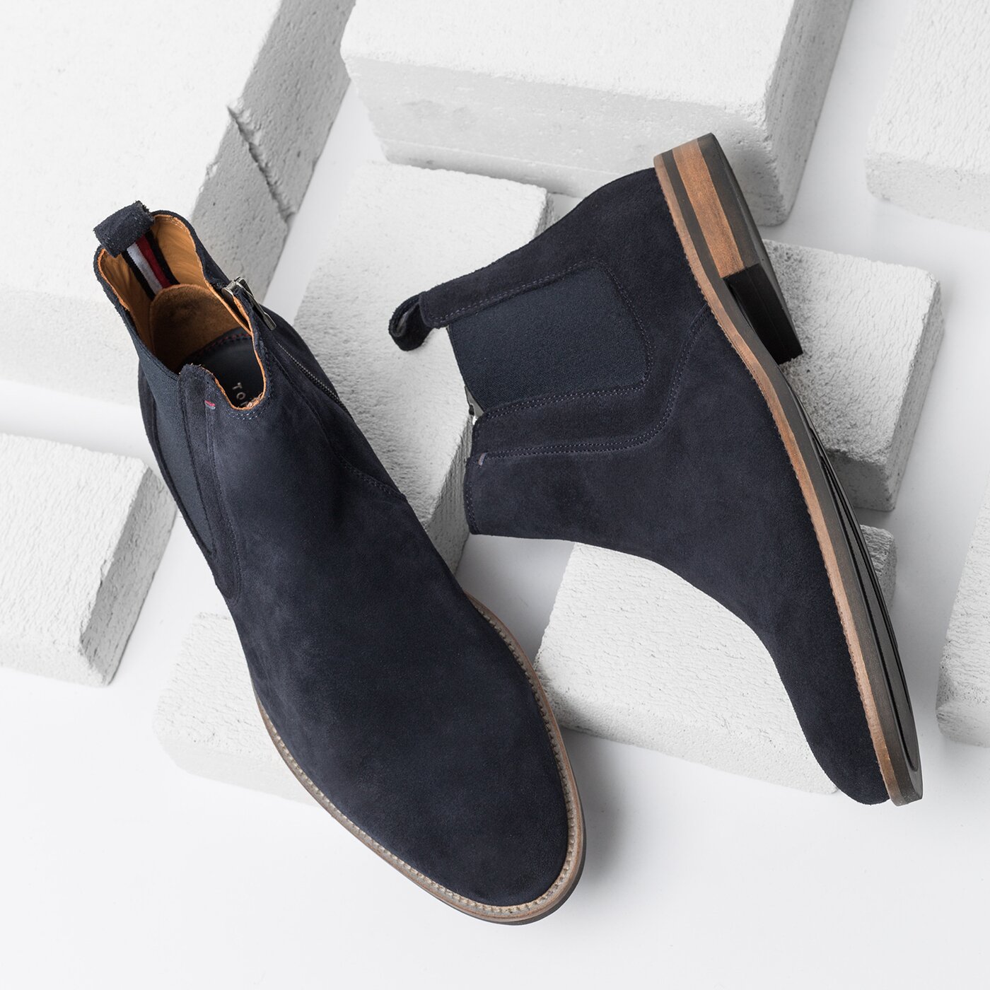 Męskie buty za kostkę TOMMY HILFIGER DAYTONA 4B fm0fm01087403 kolor granatowy