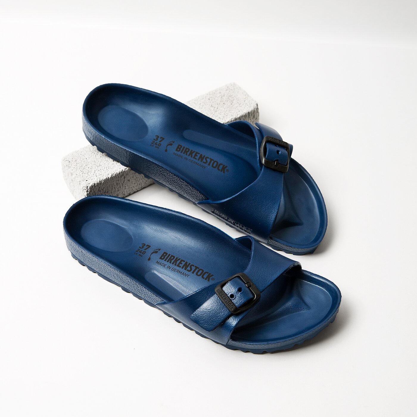 Damskie klapki BIRKENSTOCK MADRID EVA 128173 kolor granatowy
