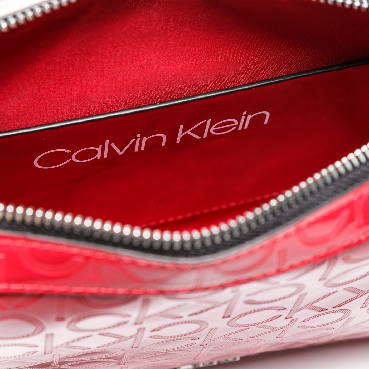 Damska torebka CALVIN KLEIN TOREBKA CK MUST EM EW CROSSBODY k60k606758xas kolor czerwony