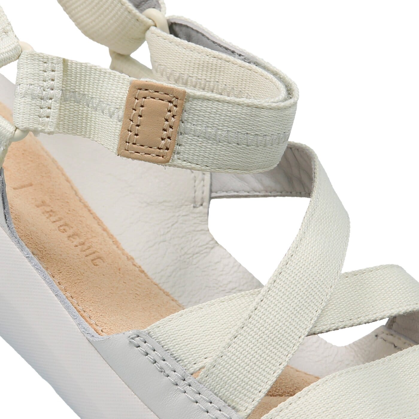 Damskie sandały CLARKS TRI SIENNA 26131112 kolor biały