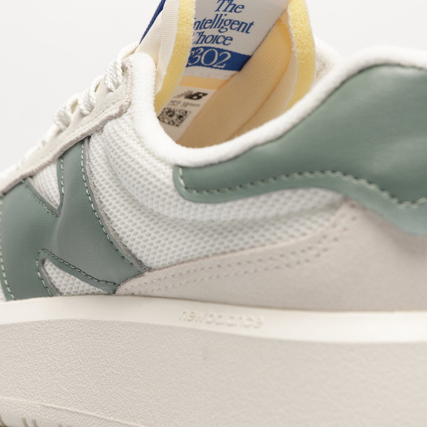 Damskie sneakersy (buty) NEW BALANCE CT302 ct302ro kolor kremowy