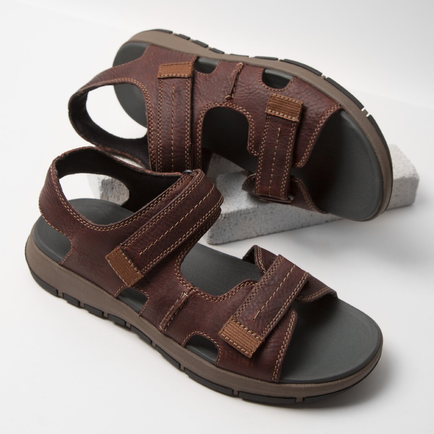 Męskie sandały CLARKS BRIXBY SHORE 26131549 kolor brązowy