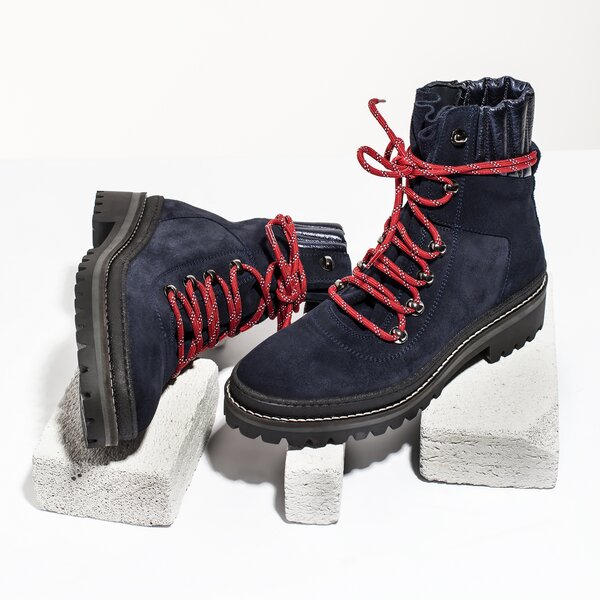 Damskie botki / sztyblety TOMMY HILFIGER MODERN HIKING BOOT SUEDE fw0fw03048403 kolor granatowy