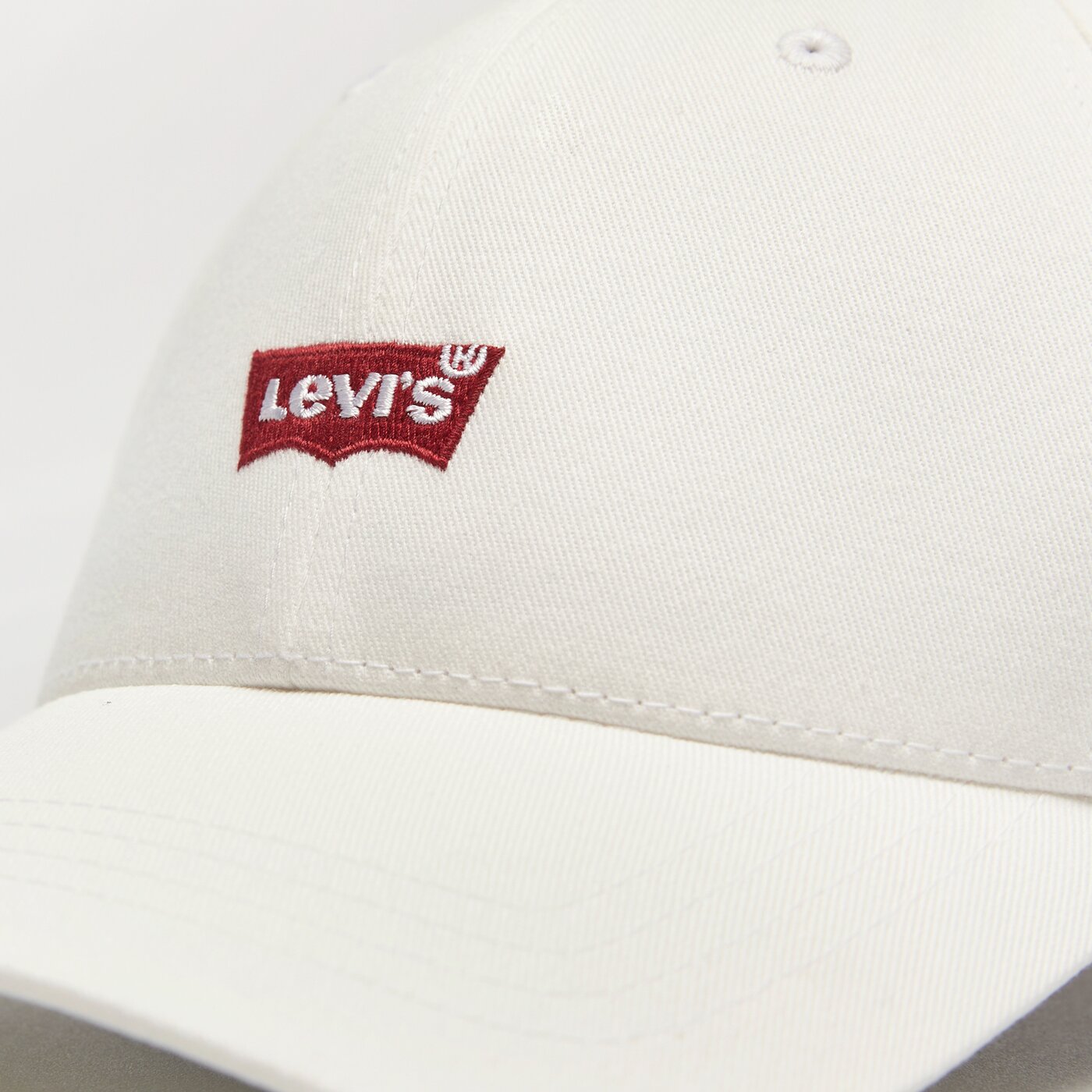 Damska czapka z daszkiem LEVI'S CZAPKA HOUSEMARK FLEXFIT CAP d7723-0001 kolor biały