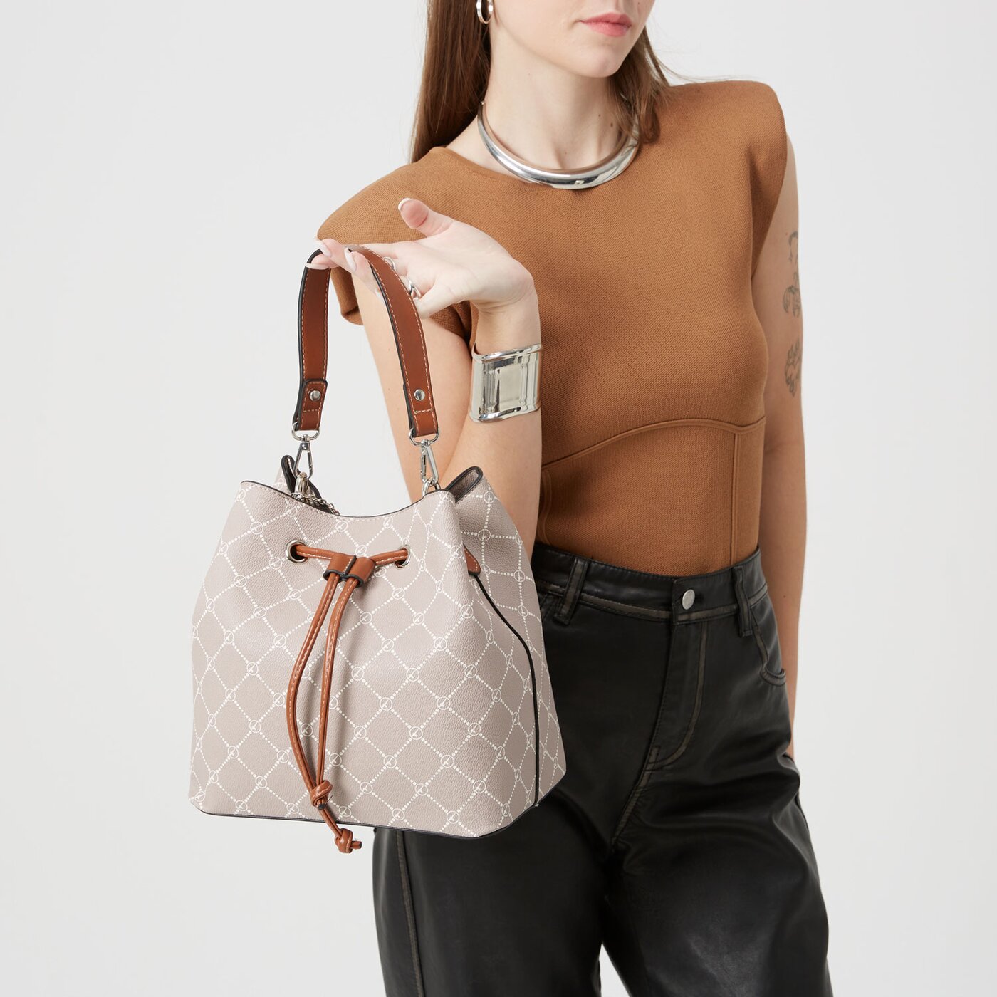 Damska torebka TAMARIS TOREBKA TAS ANASTASIA CLASSIC 30902900 kolor beżowy